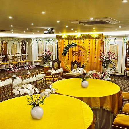Hotel Town Grand Patel Nagar Yeni Delhi Dış mekan fotoğraf