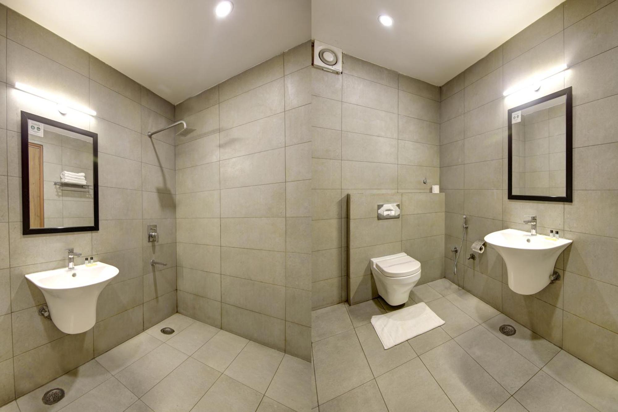 Hotel Town Grand Patel Nagar Yeni Delhi Dış mekan fotoğraf