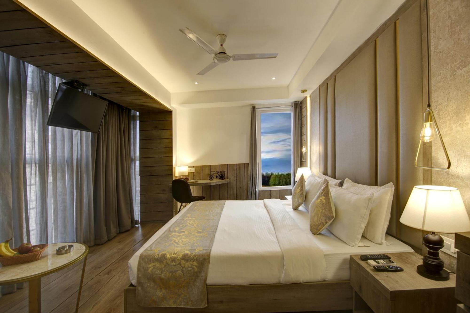 Hotel Town Grand Patel Nagar Yeni Delhi Dış mekan fotoğraf