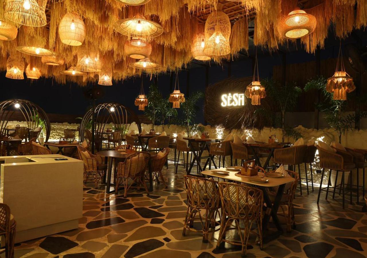 Hotel Town Grand Patel Nagar Yeni Delhi Dış mekan fotoğraf