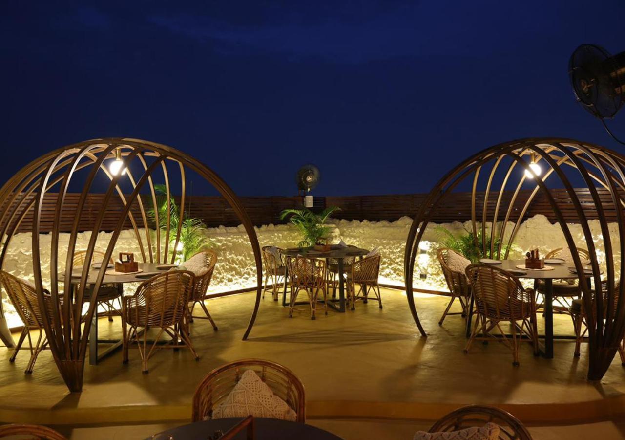 Hotel Town Grand Patel Nagar Yeni Delhi Dış mekan fotoğraf