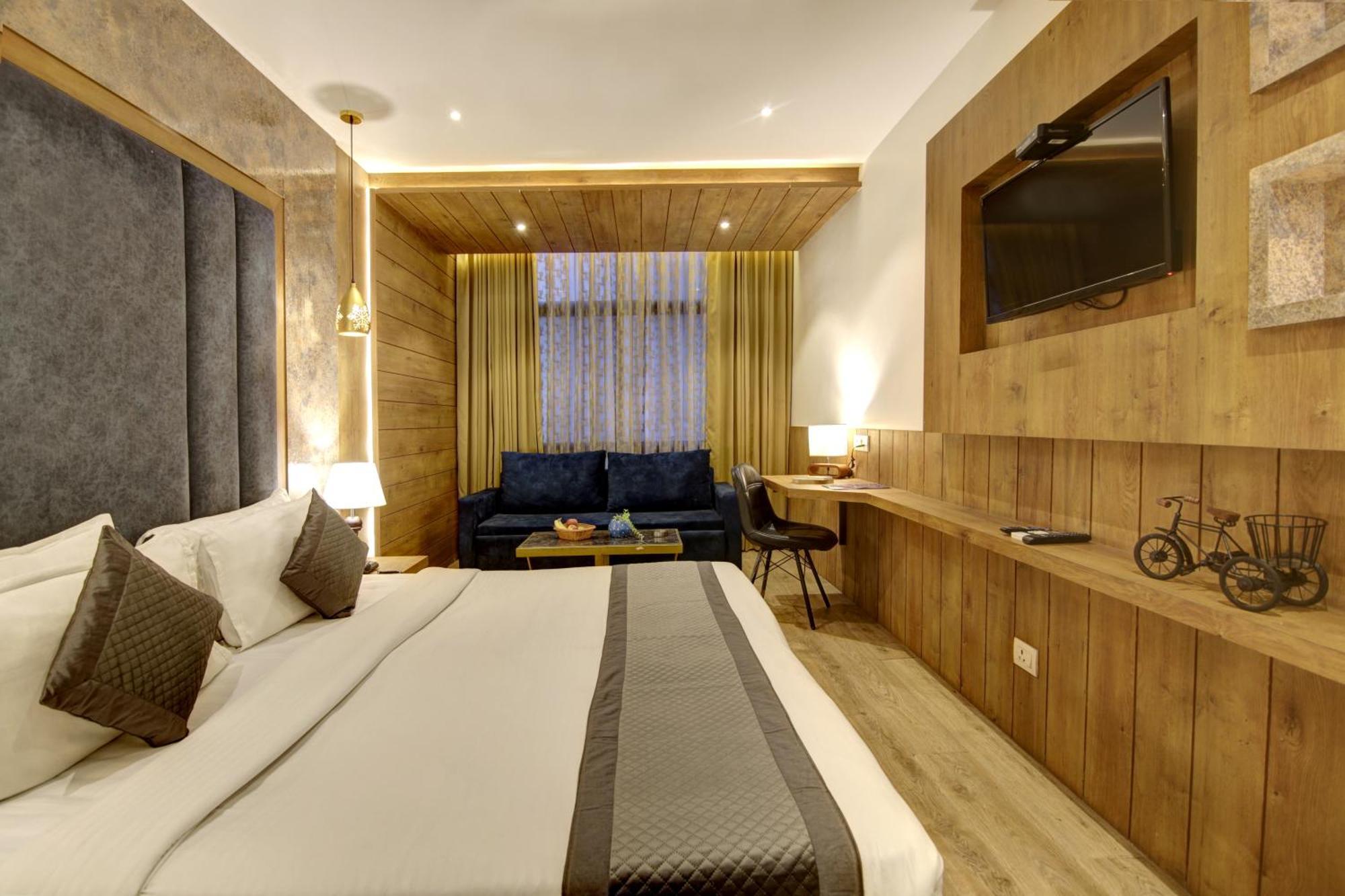 Hotel Town Grand Patel Nagar Yeni Delhi Dış mekan fotoğraf