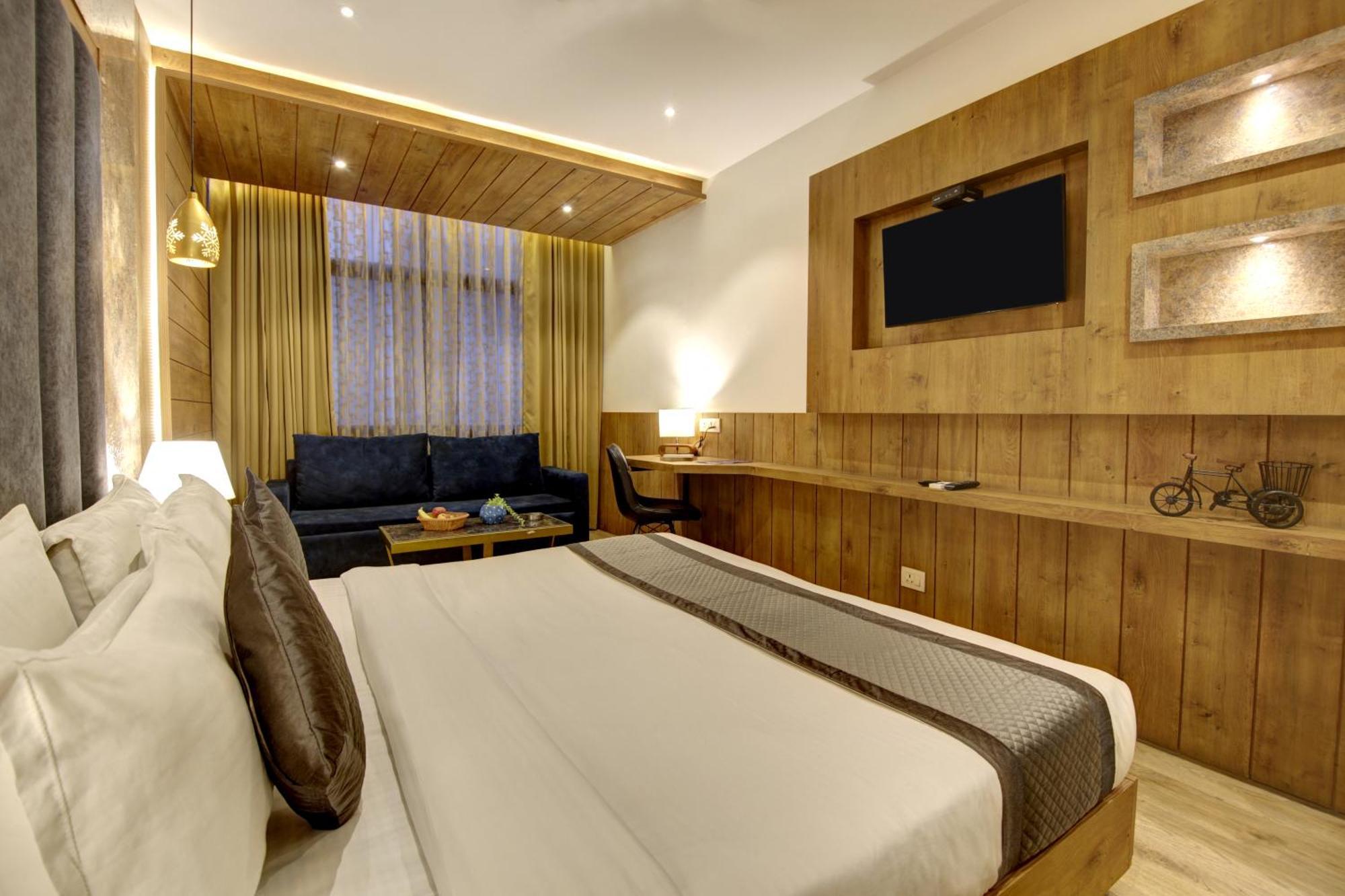 Hotel Town Grand Patel Nagar Yeni Delhi Dış mekan fotoğraf