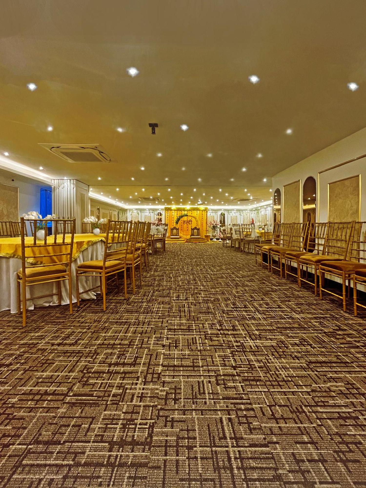 Hotel Town Grand Patel Nagar Yeni Delhi Dış mekan fotoğraf