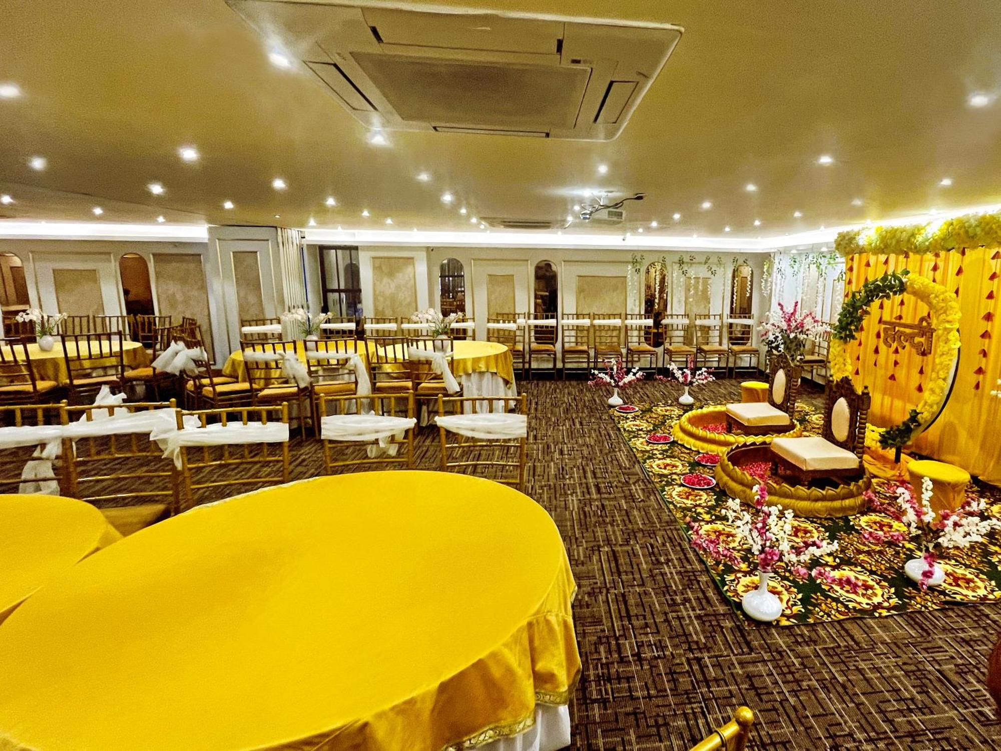 Hotel Town Grand Patel Nagar Yeni Delhi Dış mekan fotoğraf