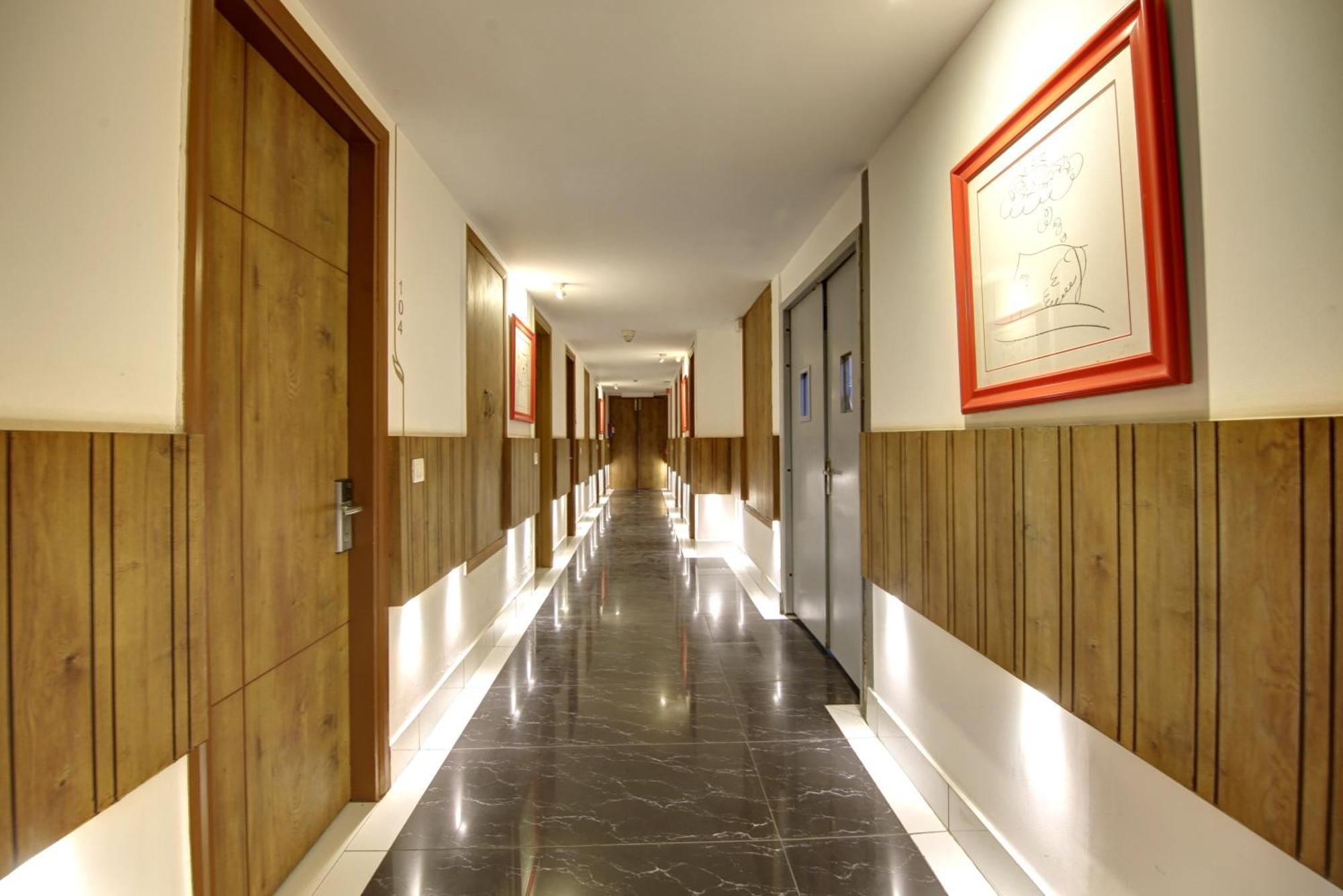 Hotel Town Grand Patel Nagar Yeni Delhi Dış mekan fotoğraf