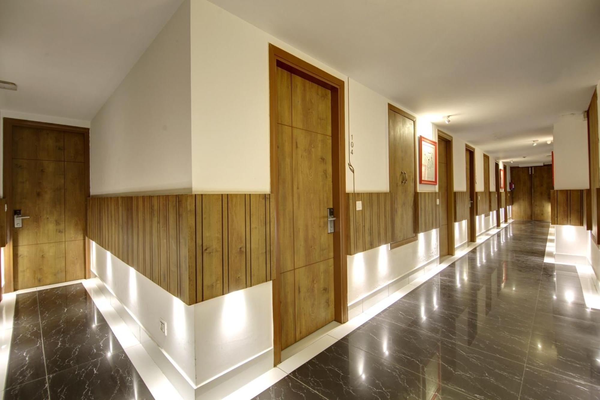 Hotel Town Grand Patel Nagar Yeni Delhi Dış mekan fotoğraf